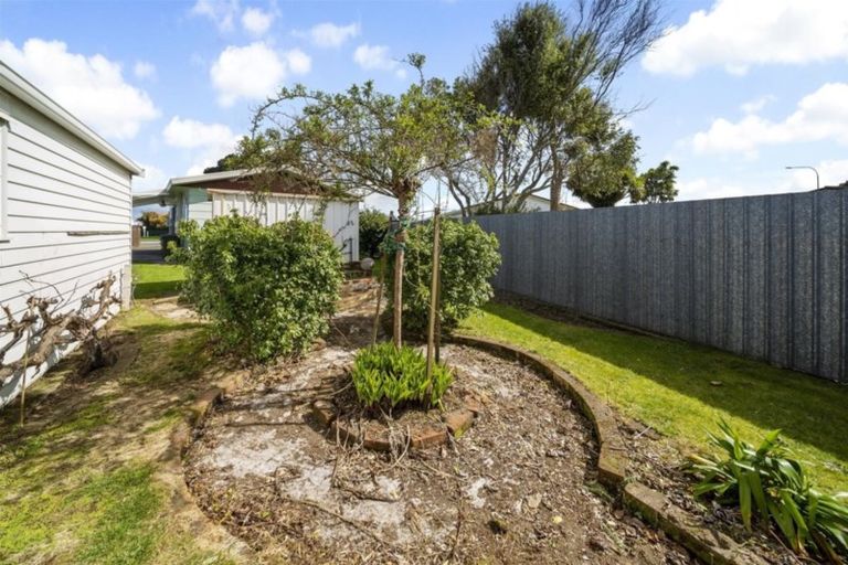Photo of property in 198 Waihi Road, Hawera, 4610