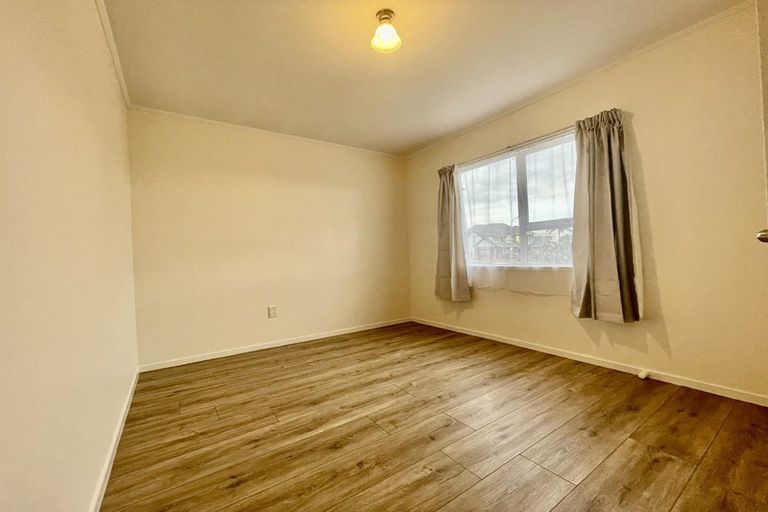 Photo of property in 36 Goodwood Drive, Goodwood Heights, Auckland, 2105