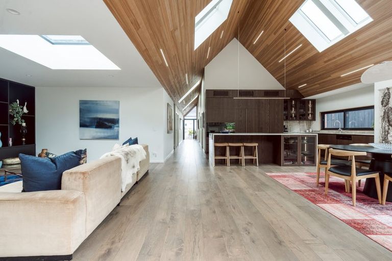 Photo of property in 20 Gilbert Street, New Plymouth, 4310