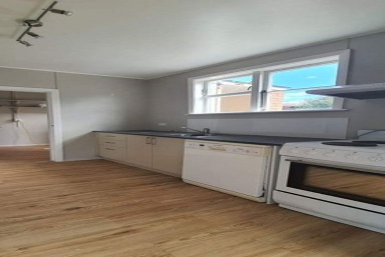 Photo of property in 106 Moorefield Road, Johnsonville, Wellington, 6037