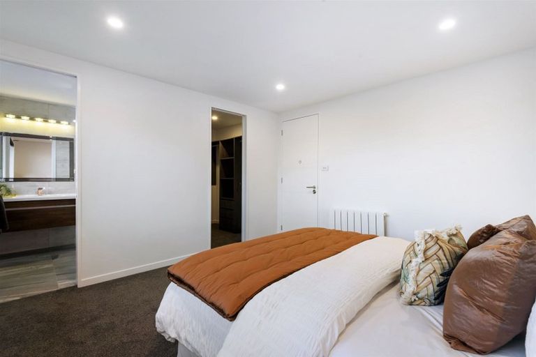 Photo of property in 13 Seaview Road, Castor Bay, Auckland, 0620