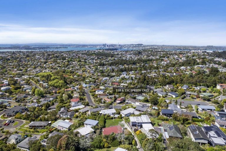 Photo of property in 15b Speedy Crescent, Hillcrest, Auckland, 0627