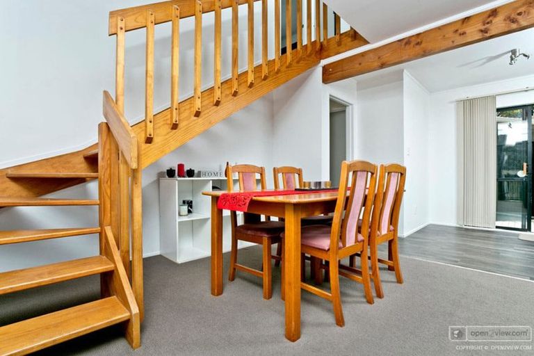 Photo of property in 2/2 Valecrest Place, Bayview, Auckland, 0629