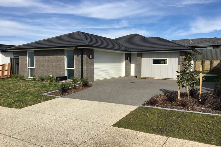 Photo of property in 18 Tabraham Crescent, Pyes Pa, Tauranga, 3112