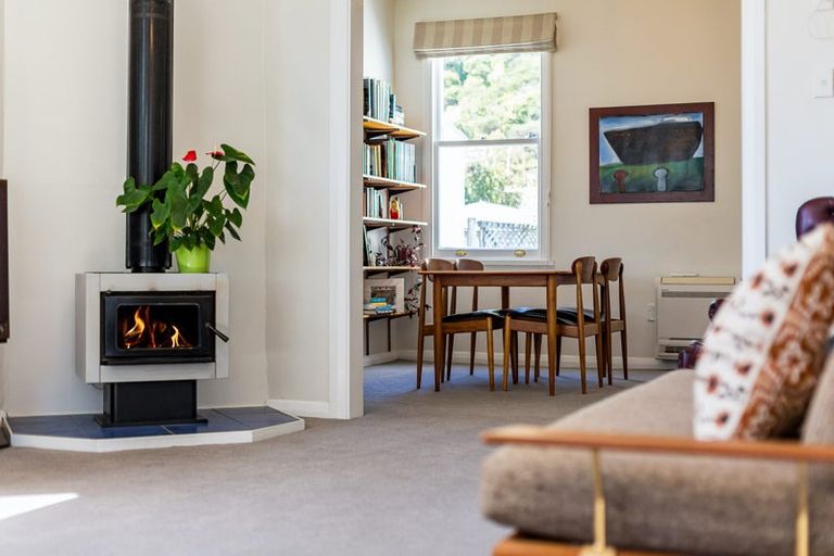 Photo of property in 69 Marine Parade, Eastbourne, Lower Hutt, 5013