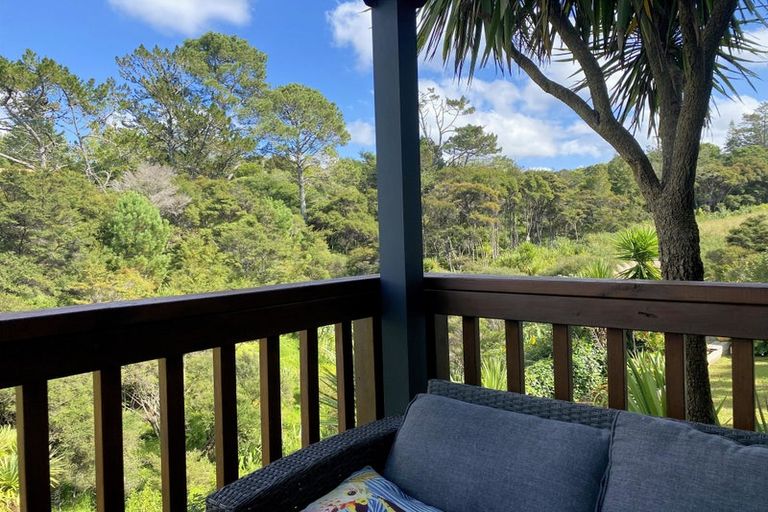 Photo of property in 13 Stubbs Place, Fairview Heights, Auckland, 0632