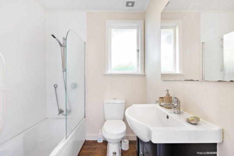 Photo of property in 3 Vautier Avenue, Wadestown, Wellington, 6012