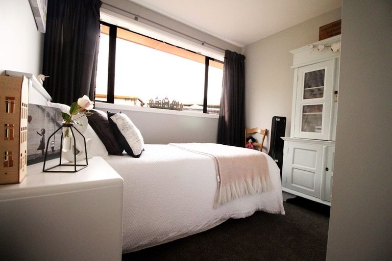 Photo of property in 17 Hawthornden Road, Avonhead, Christchurch, 8042