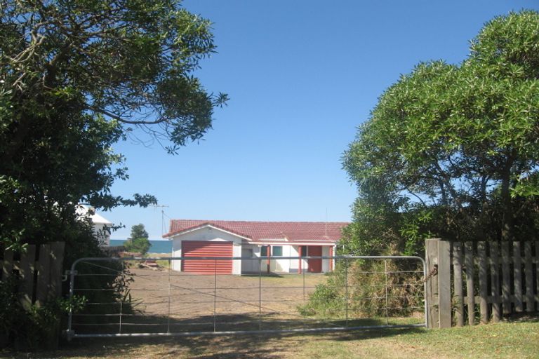 Photo of property in 439 Pukehina Parade, Pukehina, Te Puke, 3189