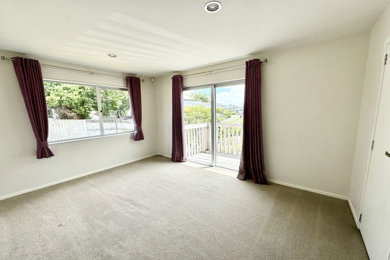 Photo of property in 25 Schnapper Rock Road, Greenhithe, Auckland, 0632