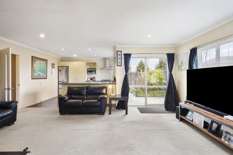 Photo of property in 231 Mark Avenue, Grenada Village, Wellington, 6037