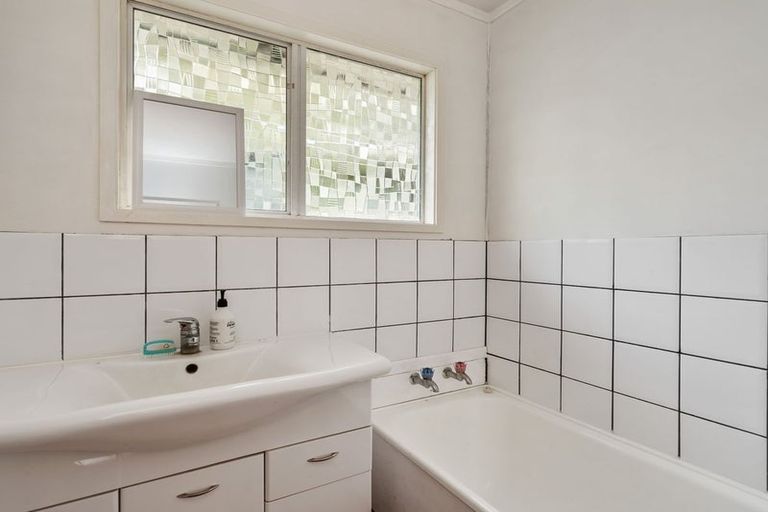 Photo of property in 24 Hilltop Avenue, Morningside, Whangarei, 0110