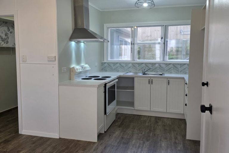 Photo of property in 8a-8b Devon Place, Cannons Creek, Porirua, 5024