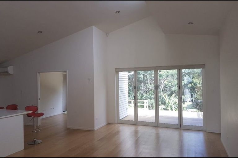 Photo of property in 90 Tiriwa Drive, Massey, Auckland, 0614