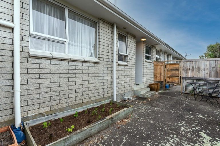 Photo of property in 12 Kiwi Court, Roslyn, Palmerston North, 4414