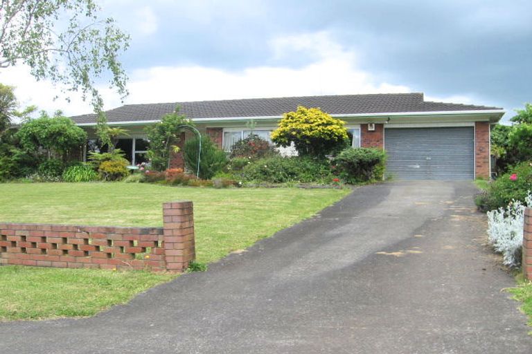 Photo of property in 4 Rapley Place, Papatoetoe, Auckland, 2025