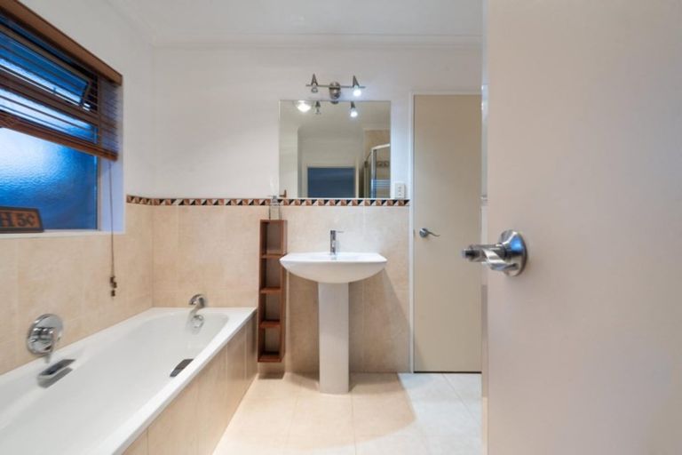 Photo of property in 16 Avon Rise, Welcome Bay, Tauranga, 3112