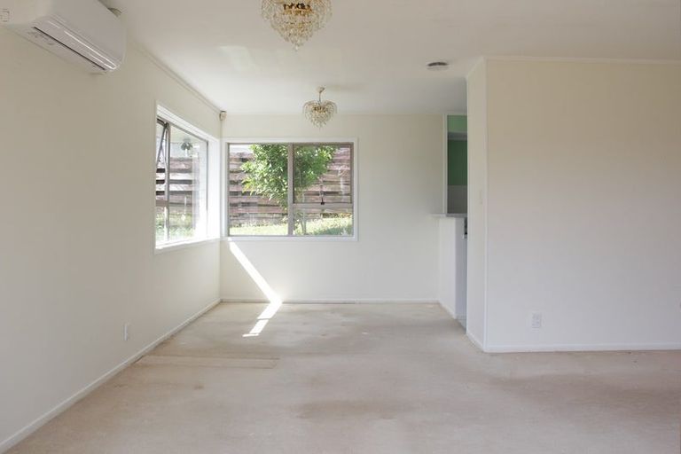 Photo of property in 4 Sirius Place, Botany Downs, Auckland, 2010