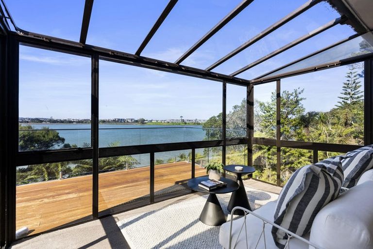 Photo of property in 27 Ferry Parade, Herald Island, Auckland, 0618