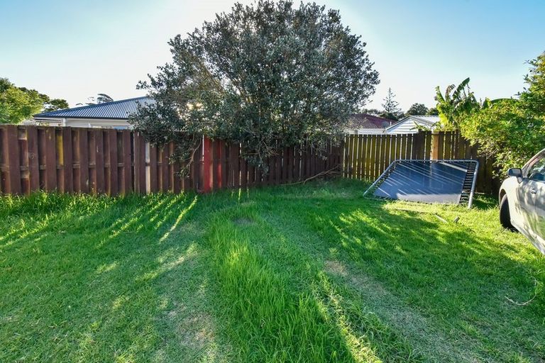Photo of property in 2/15 Sharland Avenue, Manurewa, Auckland, 2102