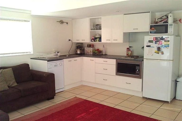 Photo of property in 19 Gossamer Drive, Pakuranga Heights, Auckland, 2010