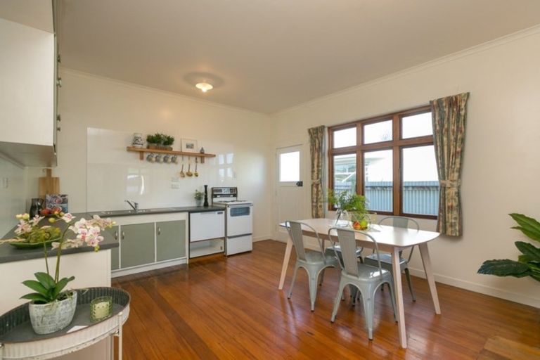 Photo of property in 6 Princes Street, Fitzroy, New Plymouth, 4312