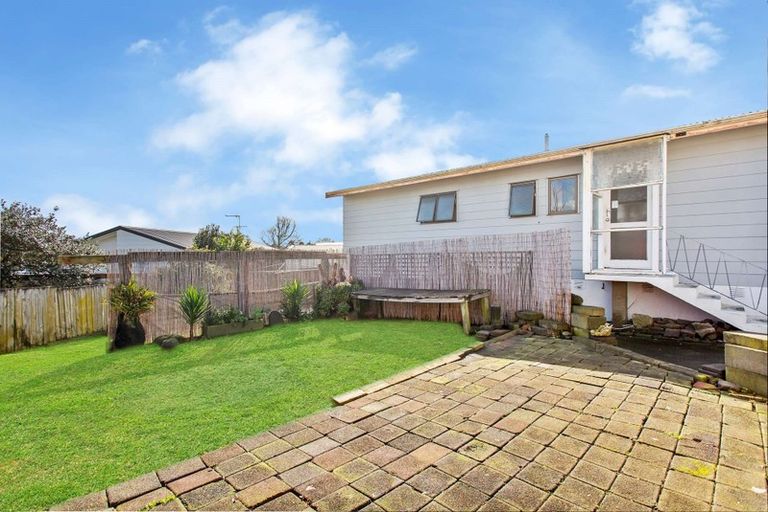 Photo of property in 5 Iris Place, Clendon Park, Auckland, 2103
