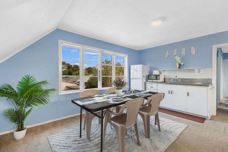 Photo of property in 28 Oxford Street, Hokowhitu, Palmerston North, 4410