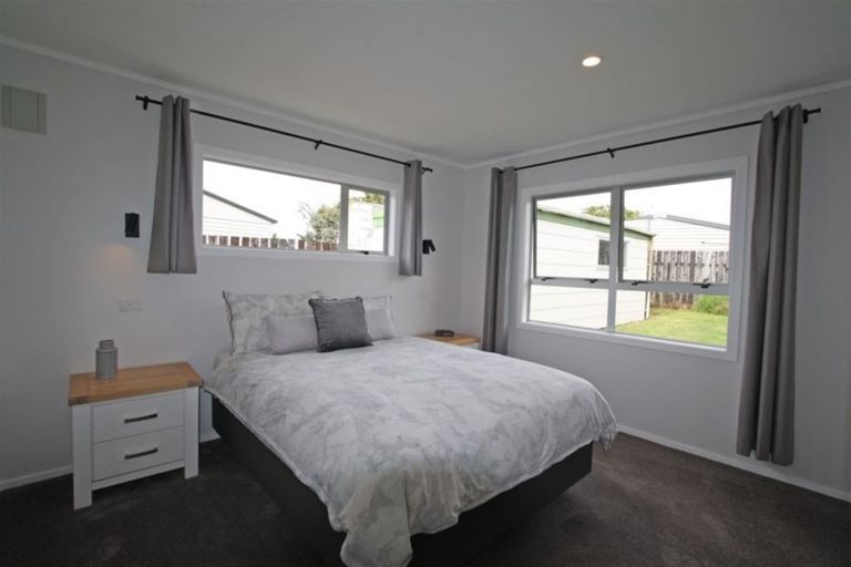Photo of property in 16b Trimble Place, Bell Block, New Plymouth, 4312