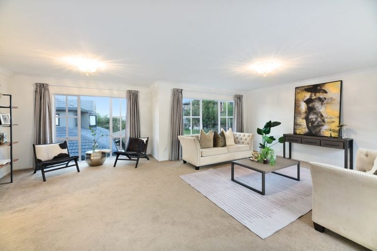 Photo of property in 14 Belleaire Court, West Harbour, Auckland, 0618