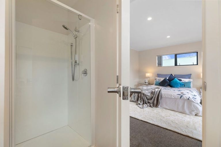 Photo of property in 21a Nirmal Place, Sunnyvale, Auckland, 0612