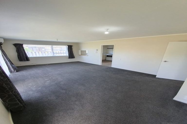 Photo of property in 14b Glengowan Place, Conifer Grove, Takanini, 2112