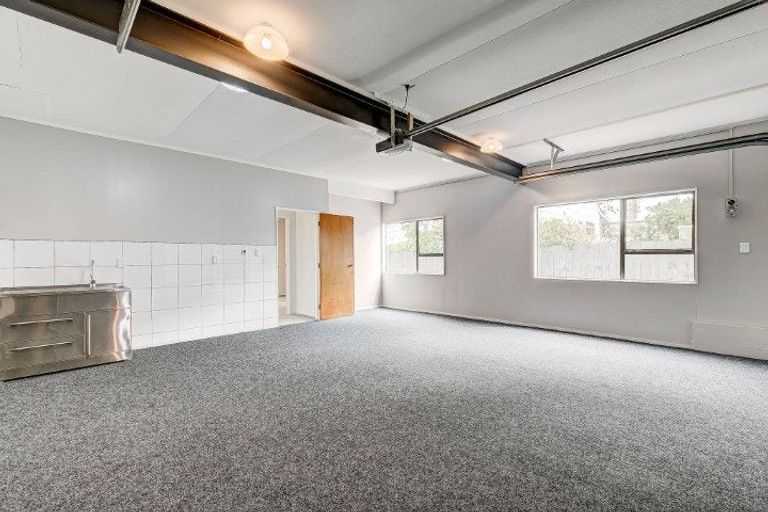 Photo of property in 2/13 Mana Esplanade, Paremata, Porirua, 5026