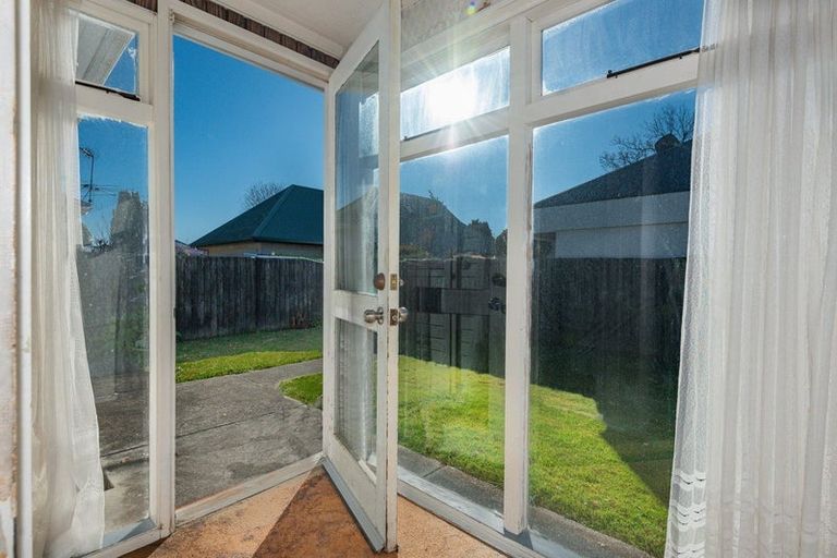 Photo of property in 2/102 Yaldhurst Road, Sockburn, Christchurch, 8042