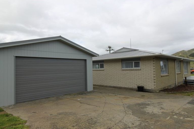 Photo of property in 73 North Street, Mokau, 4376