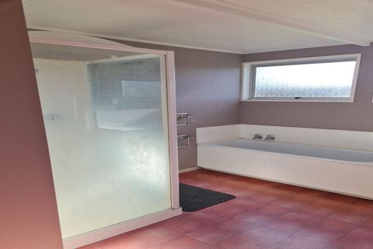 Photo of property in 1 Hurworth Place, College Estate, Whanganui, 4500