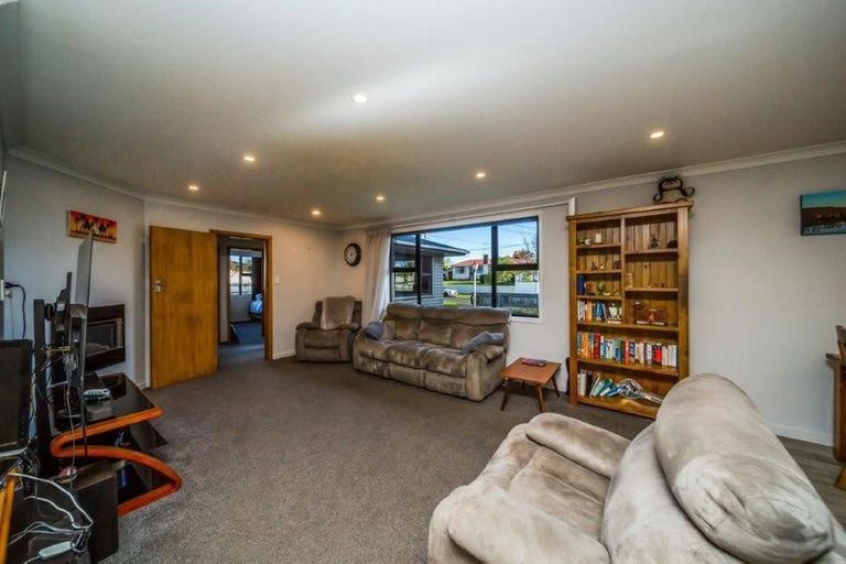 Photo of property in 16 Caplen Street, Hawera, 4610