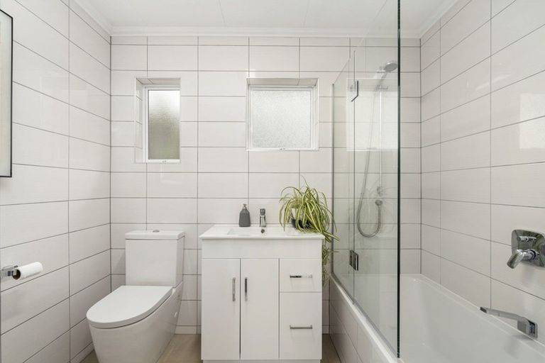 Photo of property in 66 Huatoki Street, Vogeltown, New Plymouth, 4310