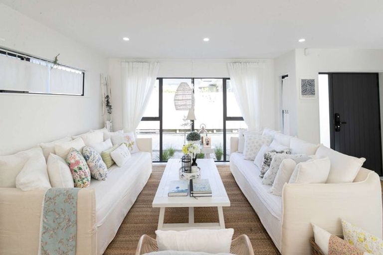 Photo of property in 90c Seymour Road, Sunnyvale, Auckland, 0612