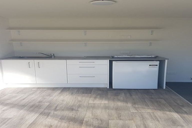 Photo of property in 5 Holgate Avenue, Herald Island, Auckland, 0618