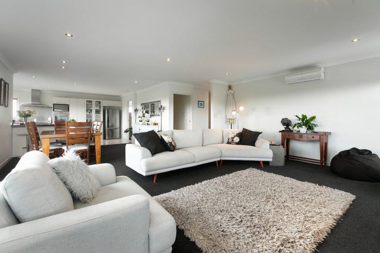 Photo of property in 12 Haden Place, Omokoroa, 3114