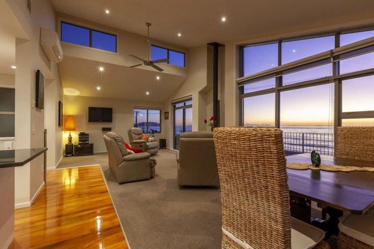 Photo of property in 52 The Parade, Paekakariki, 5034