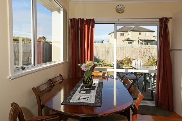 Photo of property in 11 Sheehan Road, Te Atatu South, Auckland, 0610