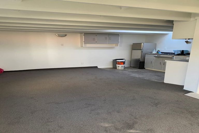 Photo of property in 1/2 Coniston Avenue, Te Atatu South, Auckland, 0610