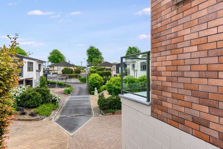 Photo of property in 4 Akona Lane, Hamilton East, Hamilton, 3216