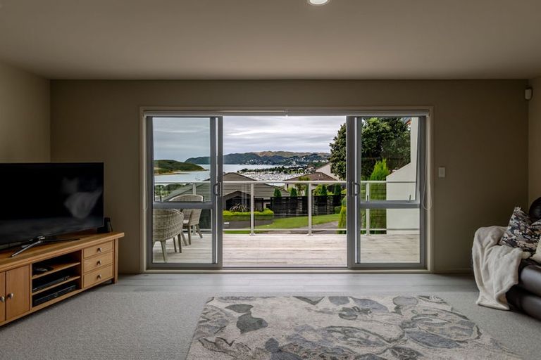 Photo of property in 22 Paremata Drive, Paremata, Porirua, 5024