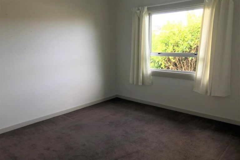 Photo of property in 4 Moana Crescent, Blagdon, New Plymouth, 4310