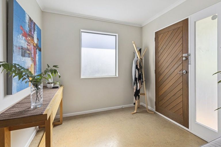 Photo of property in 81 Nevay Road, Miramar, Wellington, 6022