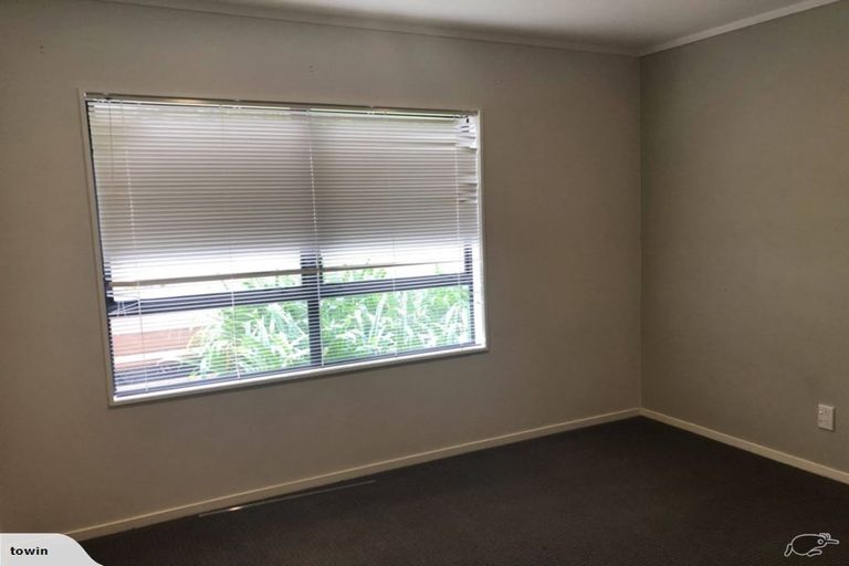 Photo of property in 48 Topliss Drive, Northcross, Auckland, 0632