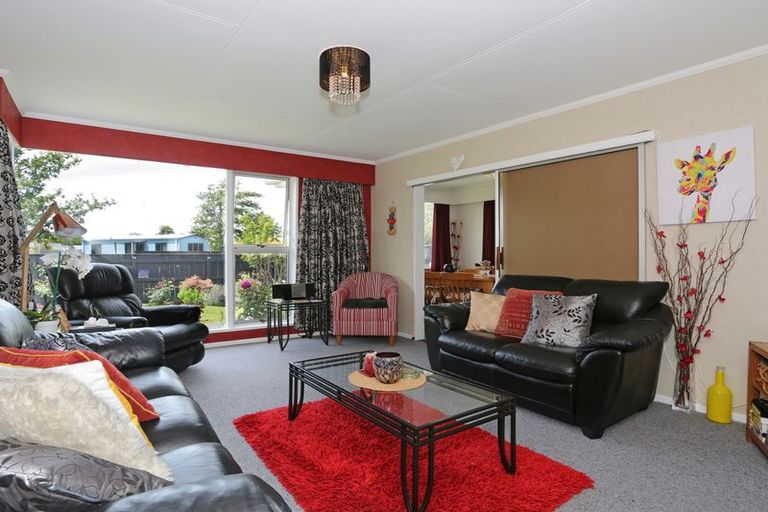 Photo of property in 4 Acacia Street, Kelvin Grove, Palmerston North, 4414